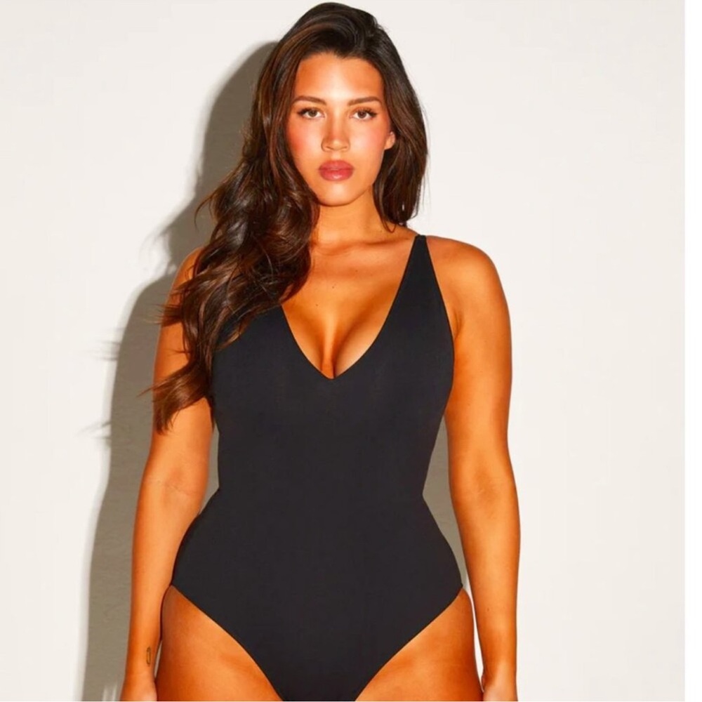 TA3 LIKE NEW Slimming Plungey Classic Black Women's One-Piece Swimsuit